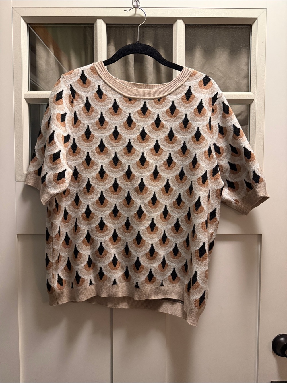 Christian Siriano Beige, Black & White Short Sleeve Patterned Knit Top